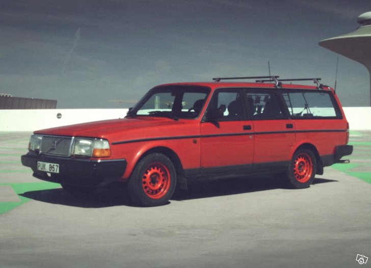 Volvo 245 (röd) -93